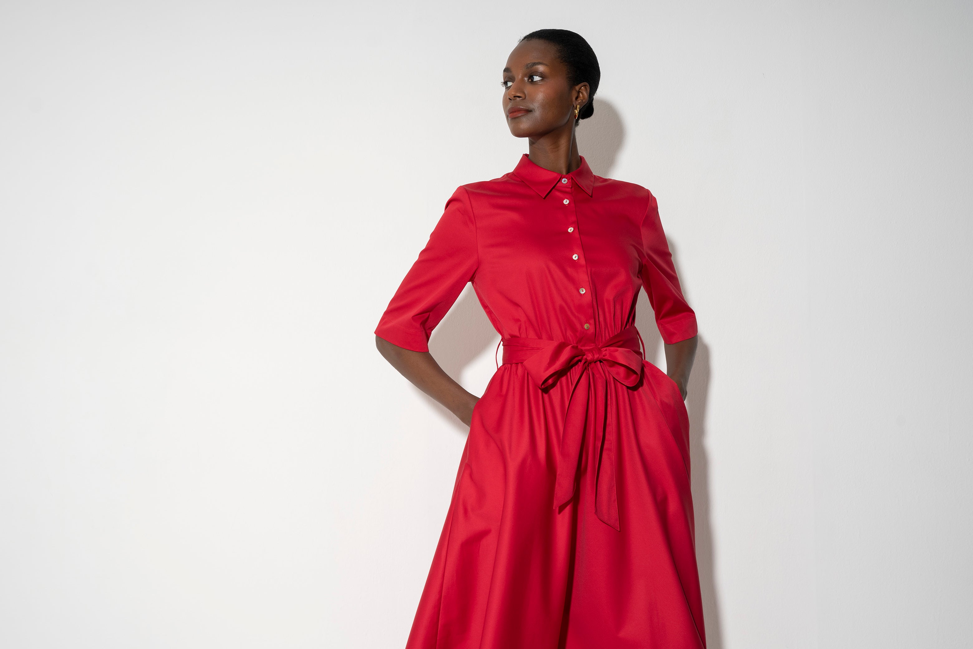 Le Marais Relaxed Fit Midi Shirt in Red Cotton Sateen – The Shirt Company