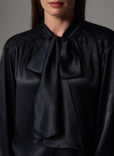 MARY BLACK OVERSIZED PUSSYBOW FLOWING SATIN BLOUSE