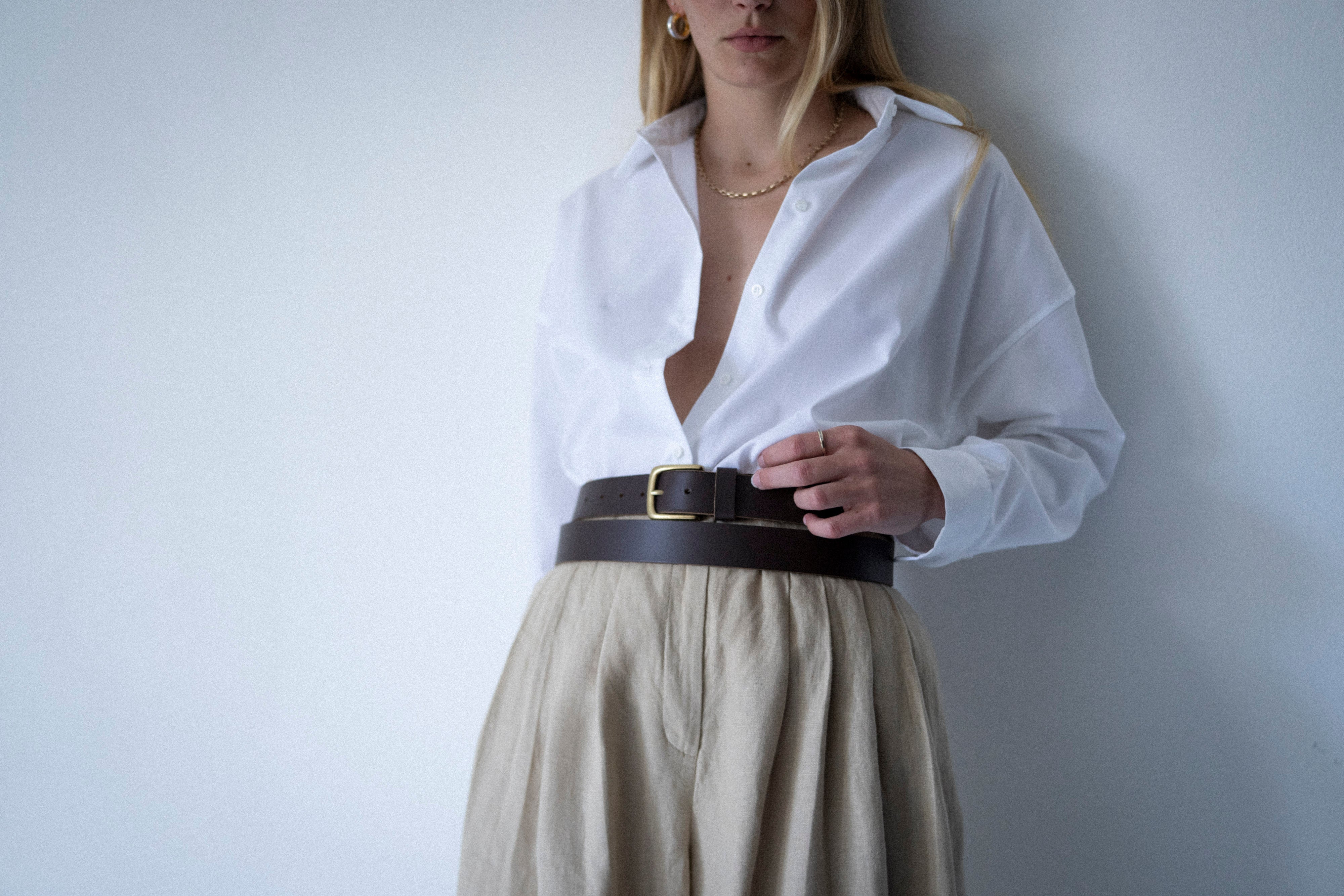 How to Tuck a Women's Shirt: 7 Tucks Worth Trying