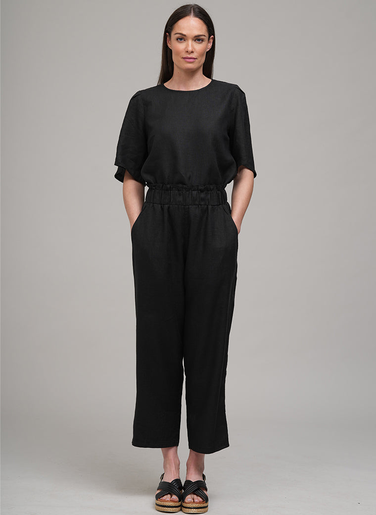 DANETTE EASY FIT LINEN BLOUSE IN BLACK