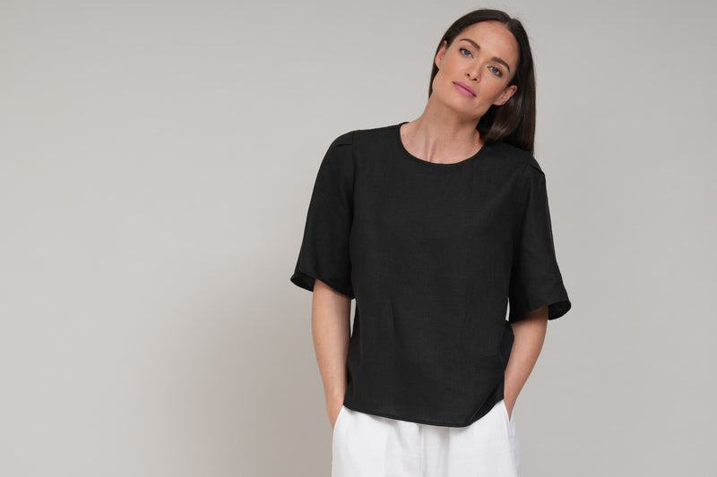 DANETTE EASY FIT LINEN BLOUSE IN BLACK