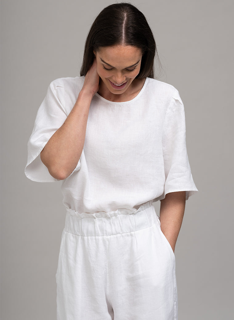 DANETTE EASY FIT LINEN BLOUSE IN WHITE