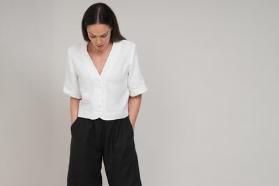 GRETEL CROPPED EASY FIT LINEN SHIRT JACKET IN WHITE