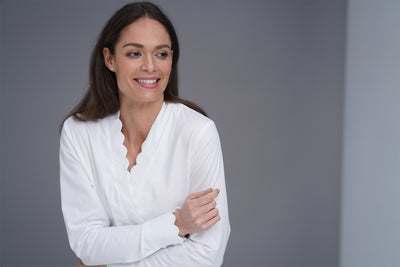 DAFNE WHITE V NECK COTTON SHIRT WITH SCALLOPED EDGES