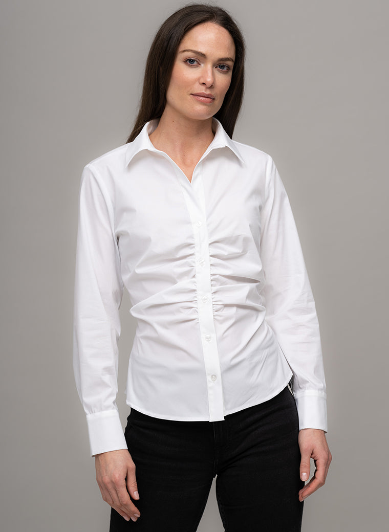 ANNIKA RUCHED FRONT WAIST FORMING COTTON POPLIN SHIRT IN WHITE