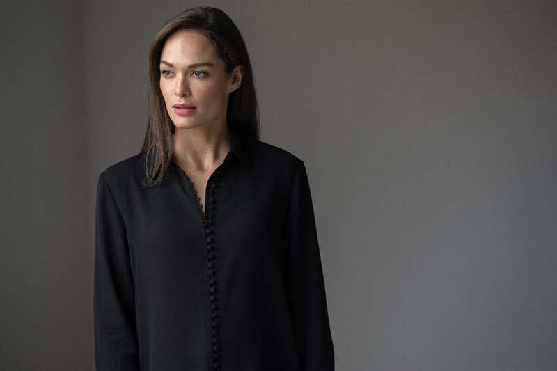 AUGUSTA 100% SILK CREPE DE CHINE MULTIPLE BUTTON VICTORIANA BLOUSE IN BLACK