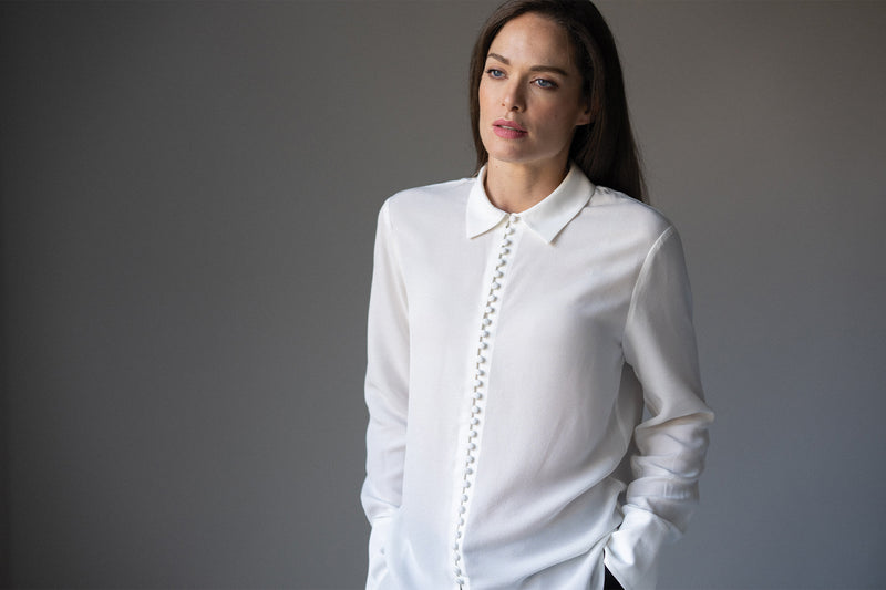 AUGUSTA 100% SILK CREPE DE CHINE MULTIPLE BUTTON VICTORIANA BLOUSE IN IVORY