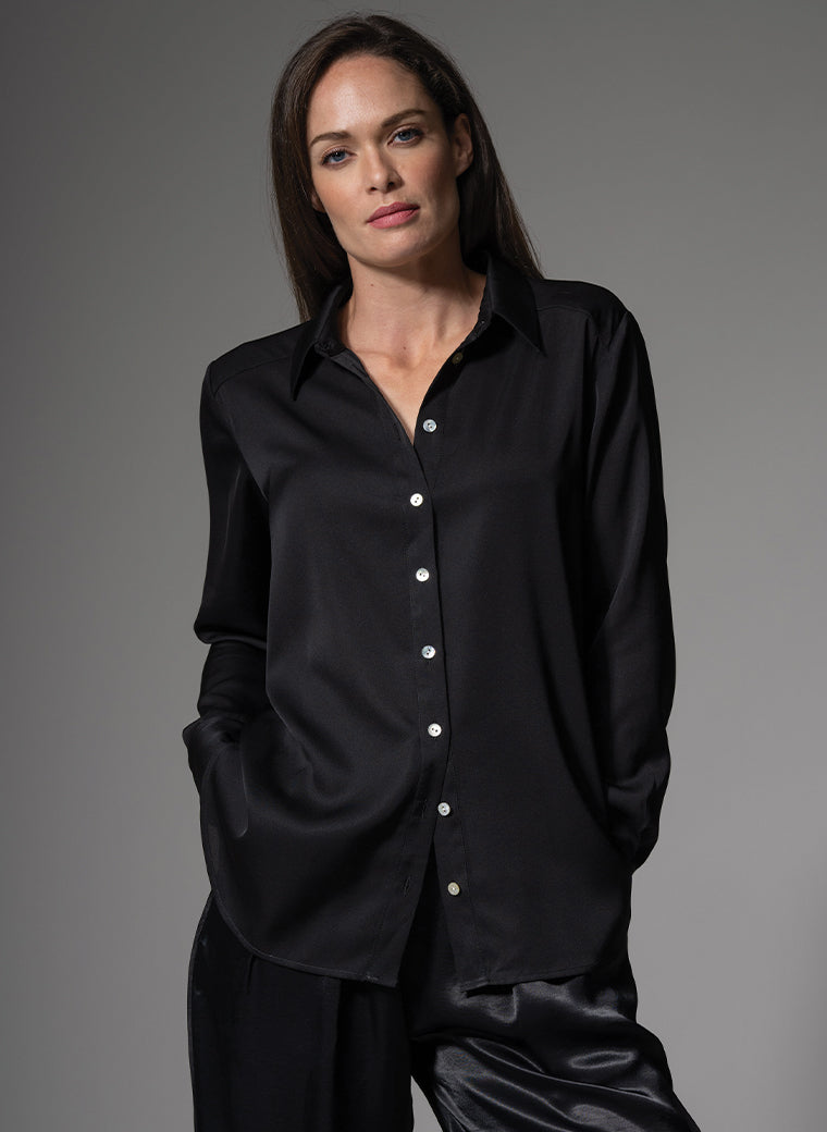 BROOKLYN SILK CHARMEUSE EVERYDAY SILK BLOUSE IN BLACK