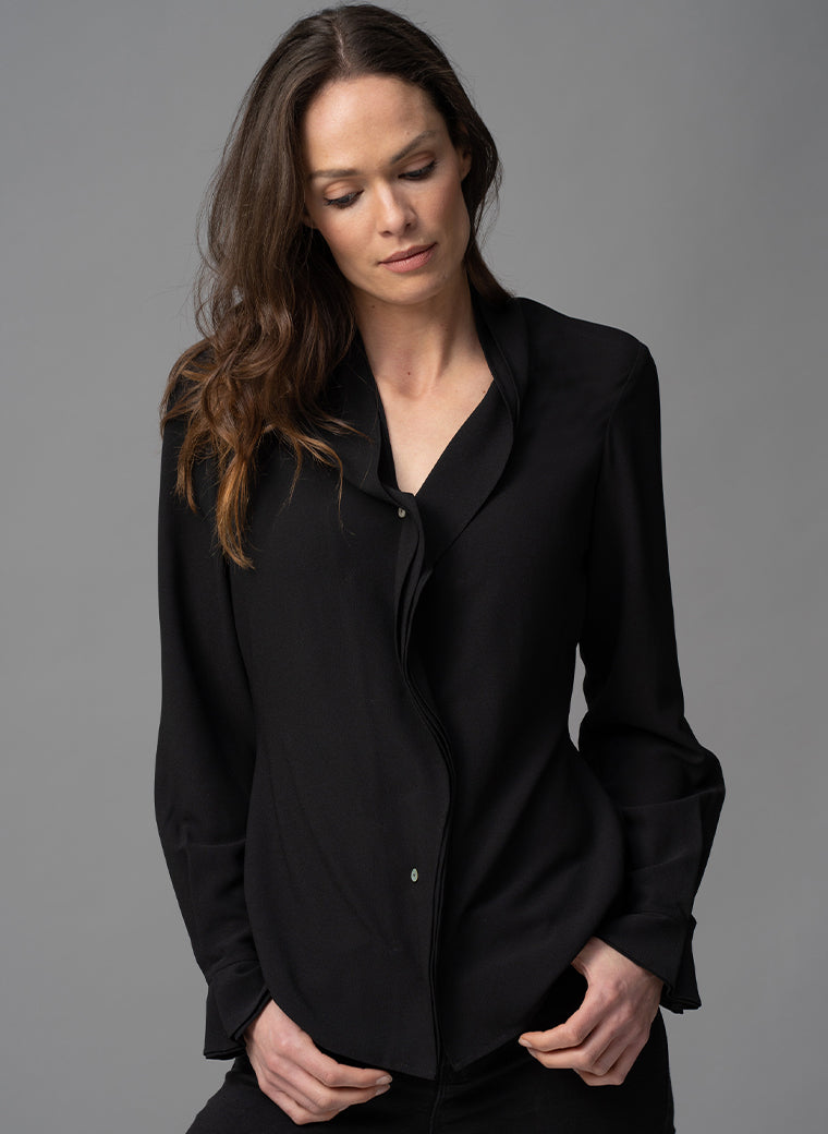 CAROLINA BLACK MINIMALIST BLOUSE