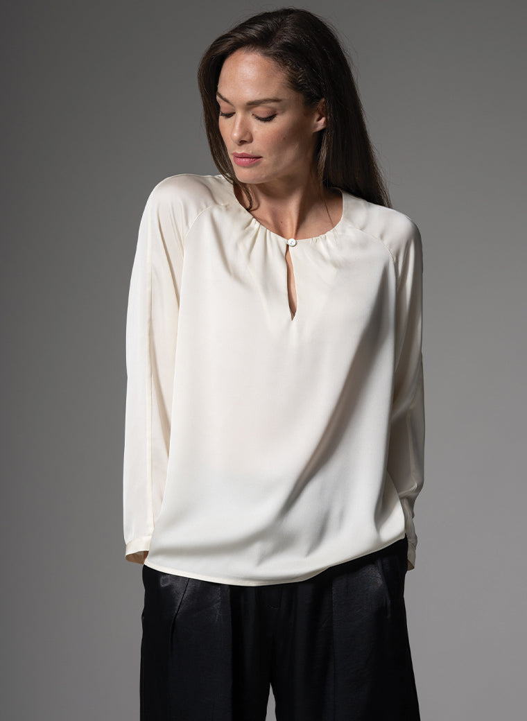 CLAUDINE SILK CHARMEUSE EVERYDAY ROUND NECK SILK BLOUSE IN ECRU