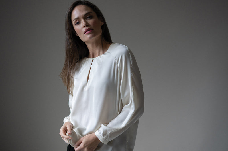 CLAUDINE SILK CHARMEUSE EVERYDAY ROUND NECK SILK BLOUSE IN ECRU