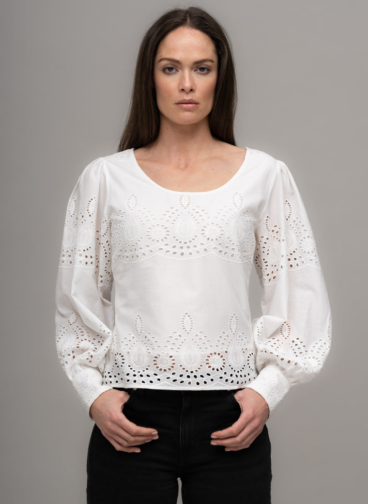 EUGENIE CROPPED BRODERIE ANGLAISE BLOUSE IN WHITE