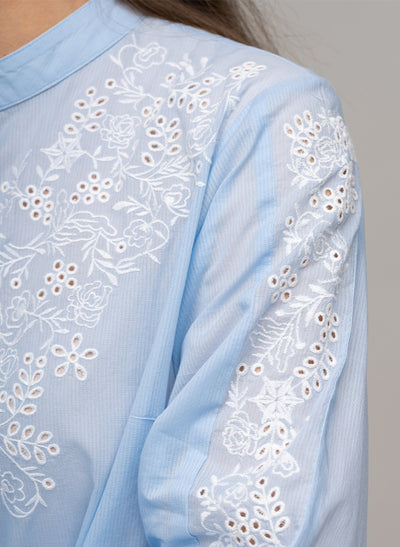 FRANCIS LONGLINE EMBROIDERED COTTON VOILE BAND COLLAR SHIRT IN BLUE