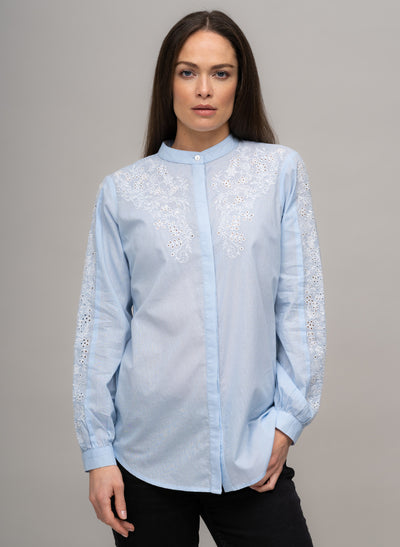 FRANCIS LONGLINE EMBROIDERED COTTON VOILE BAND COLLAR SHIRT IN BLUE