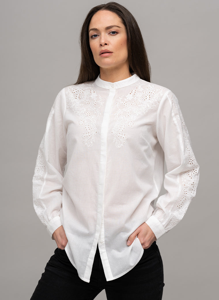FRANCIS LONGLINE EMBROIDERED COTTON VOILE BAND COLLAR SHIRT IN WHITE