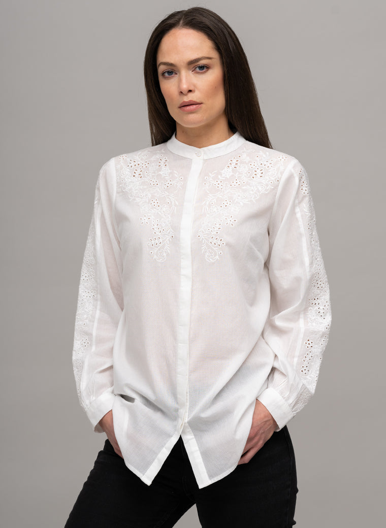 FRANCIS LONGLINE EMBROIDERED COTTON VOILE BAND COLLAR SHIRT IN WHITE