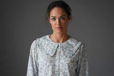 GWENDOLINE PRAIRIE COLLAR BLUE FLORAL PRINT EASY FIT SHIRT