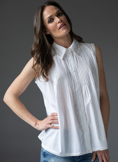 IZZIE 100% COTTON LACE COLLAR SLEEVELESS PINTUCKED LAYERING SHIRT
