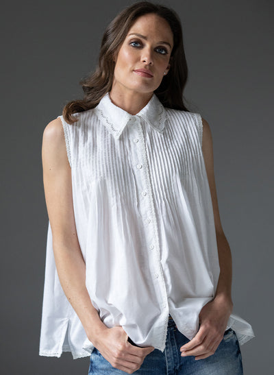 IZZIE 100% COTTON LACE COLLAR SLEEVELESS PINTUCKED LAYERING SHIRT