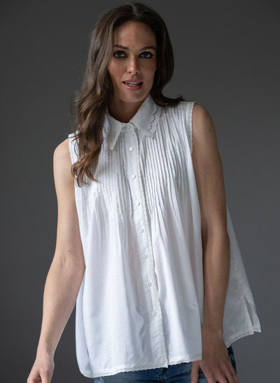 IZZIE 100% COTTON LACE COLLAR SLEEVELESS PINTUCKED LAYERING SHIRT