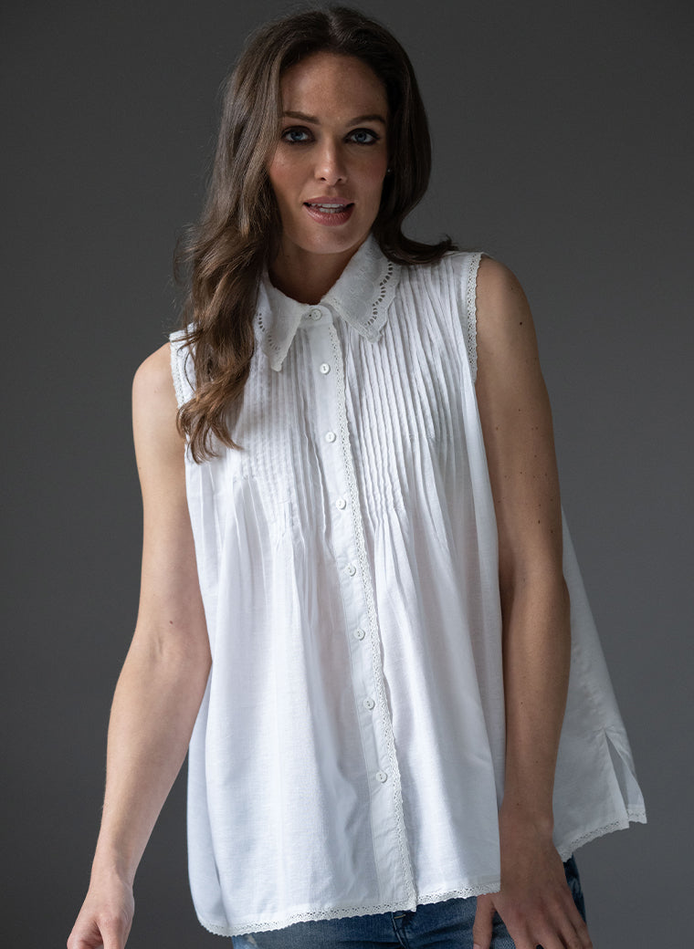 IZZIE 100% COTTON LACE COLLAR SLEEVELESS PINTUCKED LAYERING SHIRT