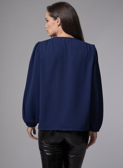 NICOLA ROUND NECKLINE EVERYDAY BLOUSE WITH PIPED TRIM IN NAVY BLUE