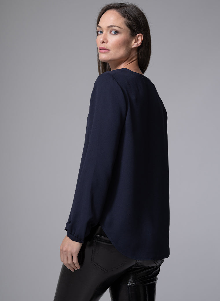 SOPHIE V-NECK LOOSE FIT NAVY BLOUSE